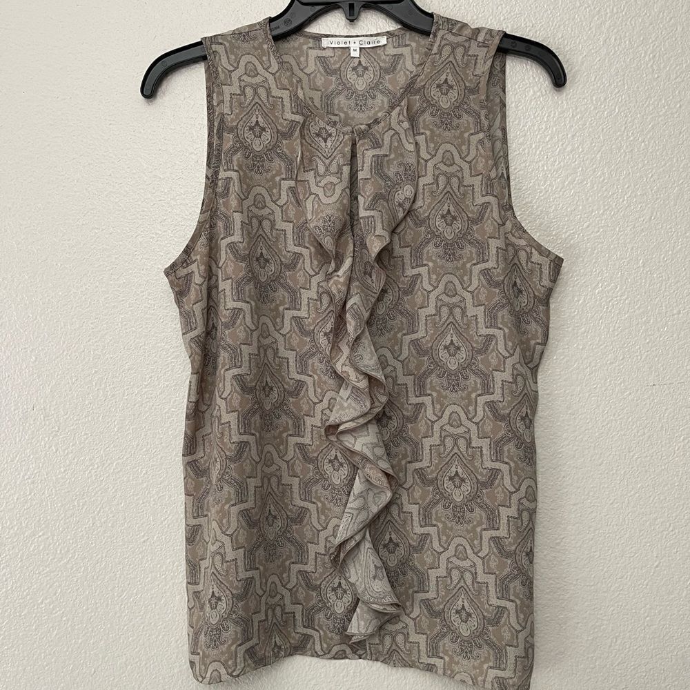 Violet + Claire Sleeveless Sheer Blouse Size Medium